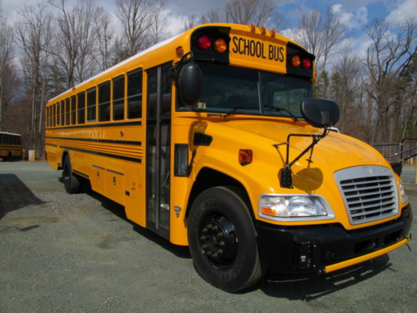 <p>xiào chē</p><p>(school bus)</p>