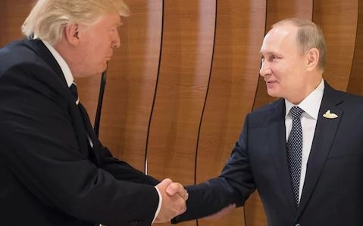 <p>President makes a deal with another country without Senate approval</p>