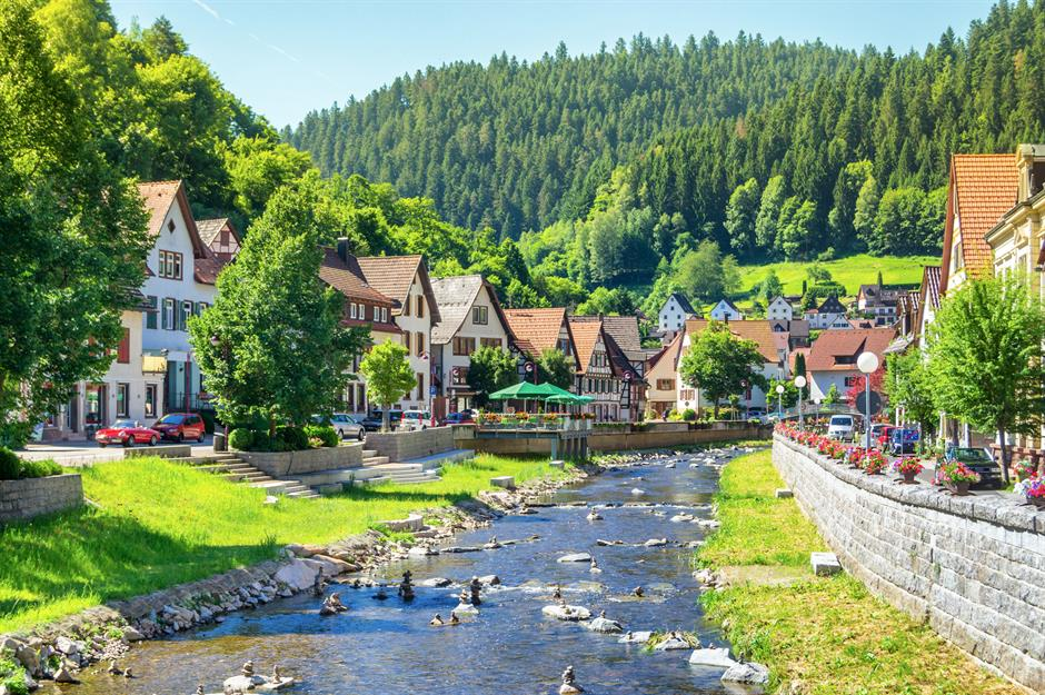 <ul><li><p><strong>Meaning:</strong> the village (a small, rural settlement)</p></li><li><p><strong>Pronunciation:</strong> <em>[dahs Dorf]</em> — both “o” sounds like in “or”</p></li><li><p><strong>In context:</strong></p><figure data-type="blockquoteFigure"><div><blockquote><p><em>Das Dorf liegt neben einem großen Wald.</em><br><em>The village is located next to a large forest.</em></p></blockquote><figcaption></figcaption></div></figure></li><li><p><strong>Memory trick:</strong><br><strong>Dorf ≈ dwarf</strong><br>Imagine <strong>a tiny village inhabited by dwarfs</strong>—mini houses, tiny doors—right by a forest. An area with housing and community. </p></li></ul><p></p>