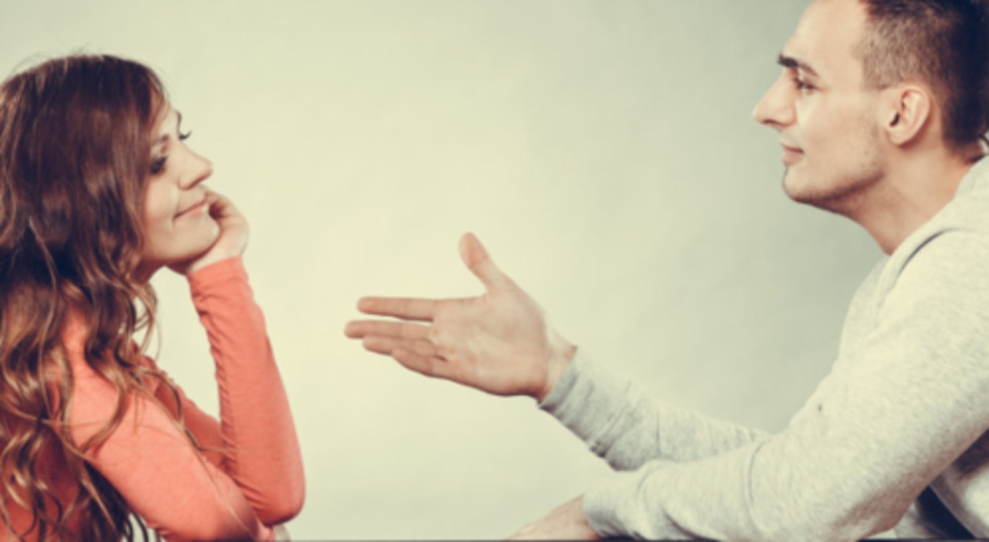 <p>Đối phương, người đối diện</p>