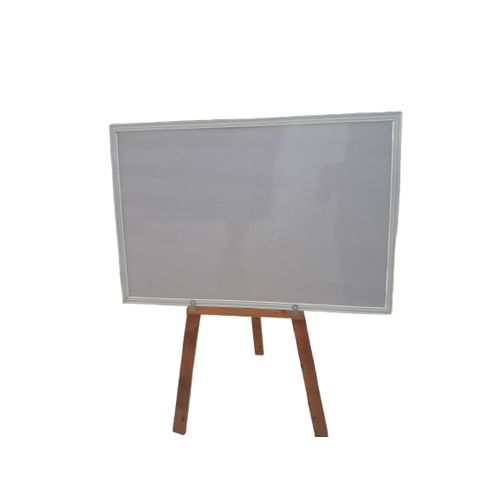 <p>(n) - /bɔːd/ </p><p>tấm ván</p>