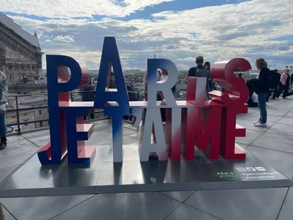 <p>c’était </p><p>C’était le meilleur classe de français </p>