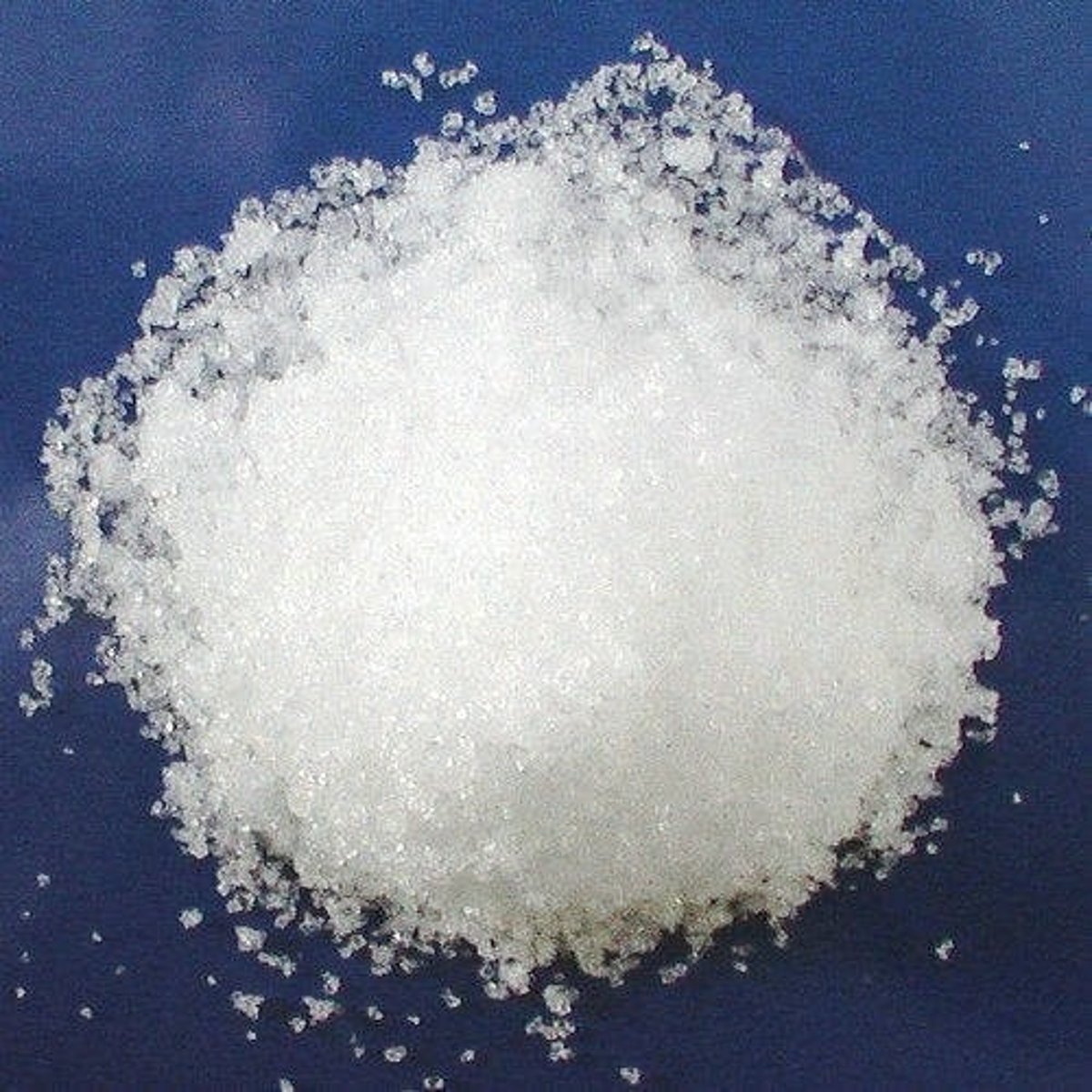 <p>pure white fine powder, clumpy; very soluble (quick); pH = 6; Conductivity: high; flame = deep pink/red; used to manufacture lithium metal, used in automotive parts as a brazing flux for aluminum, used as a desiccant to dry fluxes of air, used as one of the most well-known mood stabilizers with antisuicidal effects, is currently being utilized as an agent for acute mania and as a maintenance treatment in bipolar disorder (BD), another application is as a flame colorant for producing dark crimson flames in fireworks.</p>