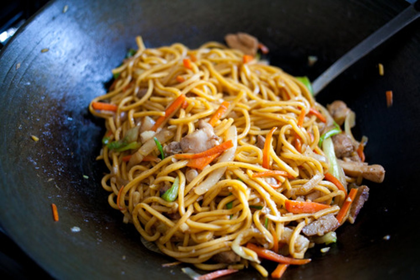 <p>chǎo miàn -stir-fried noodles</p>