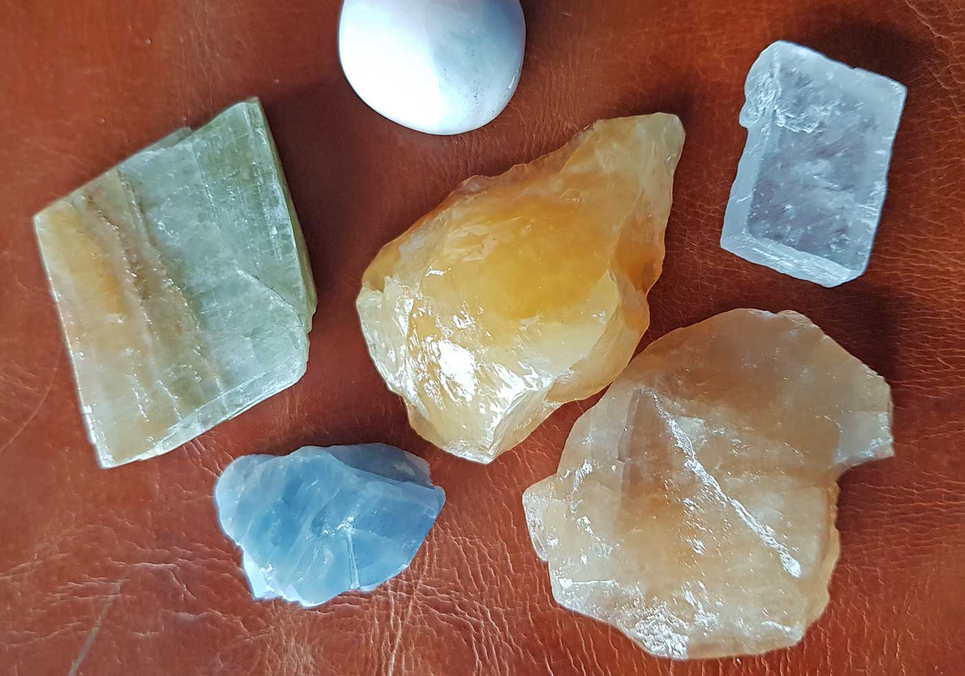 <p>how is calcite indentified </p>