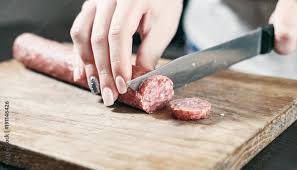 <p>a fatia (general)</p><p>a rodela (round foods like sausage, banana</p>