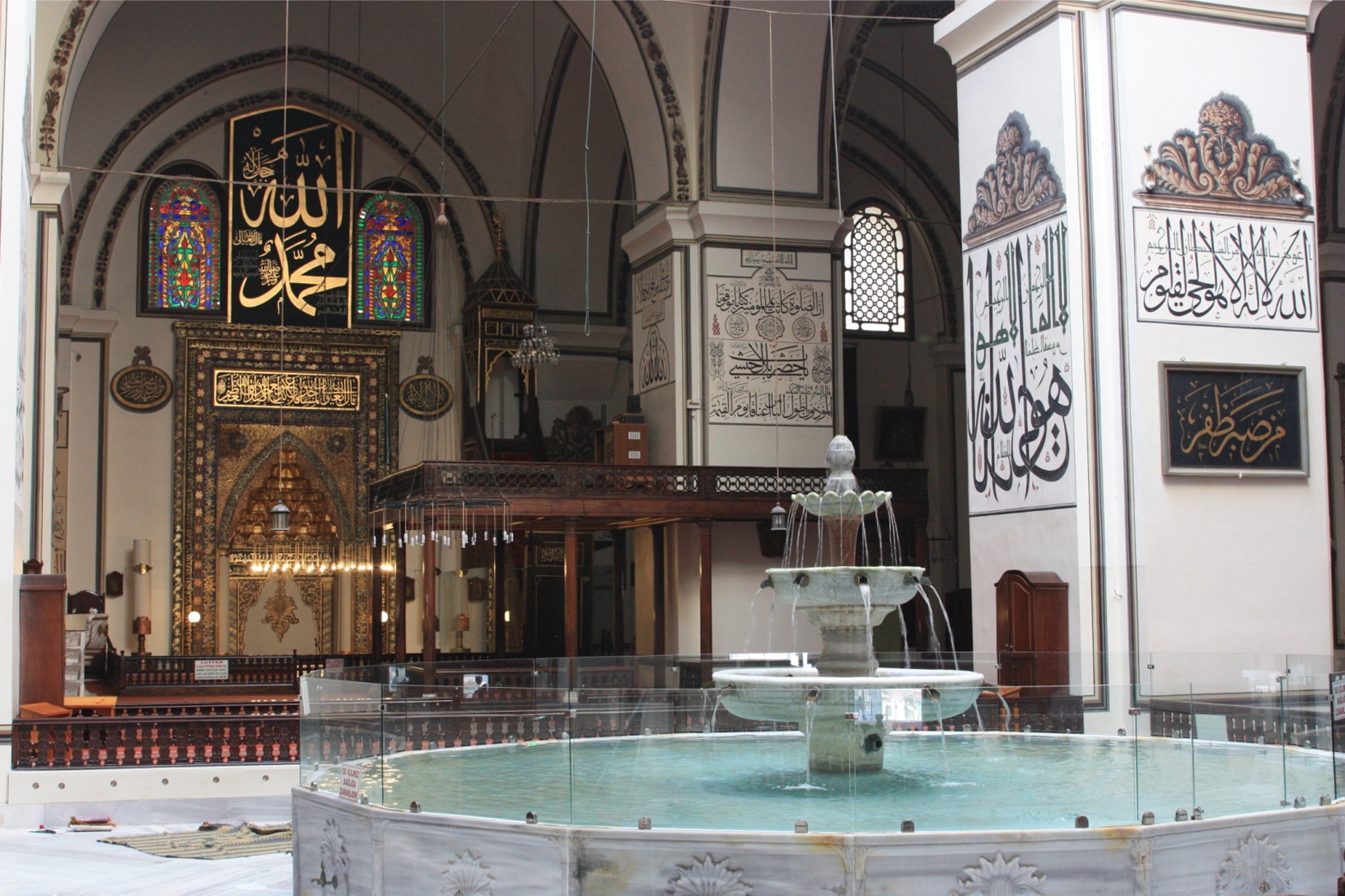 <ul><li><p><span>A h</span>ypostyle congregational mosque (note the rows of domes)</p></li><li><p class="MsoListParagraphCxSpMiddle"><span>S</span>imple in its exterior design, using the traditional Seljuk masonry</p></li><li><p class="MsoListParagraphCxSpMiddle"><span>P</span>lan combines a domed hypostyle prayer hall with the interior fountain – but eliminates the porch, vestibule and zaviye</p><ul><li><p class="MsoListParagraphCxSpMiddle">The Ulu Cami, in contrast to Bayazit’s own complex, was built to serve the people of Bursa, so the older hypostyle plan served that purpose better</p></li></ul></li><li><p class="MsoListParagraphCxSpMiddle"><span>P</span>ishtaq is a monumental entrance block with a muqarnas arch similar to the entrance at the Nur-al-Din hospital (Seljuk) in Damascus</p></li><li><p class="MsoListParagraphCxSpMiddle"><span>I</span>nterior – plastered piers replace columns (the painted decoration is later)</p><ul><li><p class="MsoListParagraphCxSpMiddle">The walls are perfect grounds for the calligraphy, which were commissioned by citizens of Bursa as votive gifts</p></li><li><p class="MsoListParagraphCxSpMiddle">Also has an interior fountain</p></li><li><p class="MsoListParagraphCxSpLast">The decoration is focused on the mihrab, with gold ornamentation and stained-glass windows</p></li></ul></li><li><p class="MsoListParagraphCxSpLast">Central dome<span> (over ablutions fountain) is pierced w windows and rests on pendentives, like Byzantine church and architecture</span></p></li></ul><p></p>