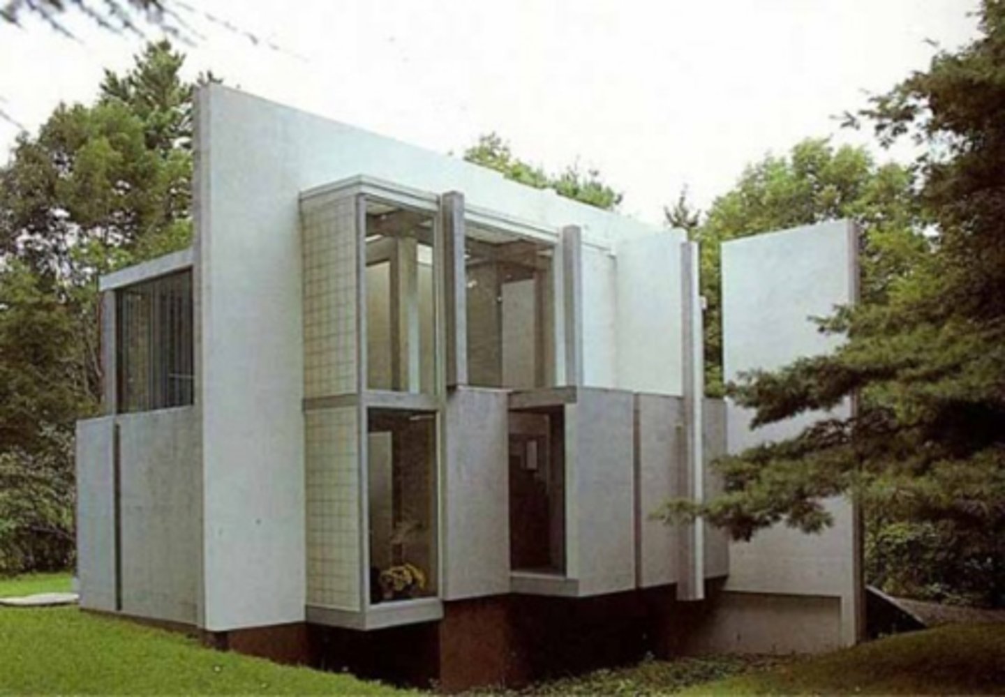 <p>Peter Eisenman</p><p>(Deconstructivism)</p>