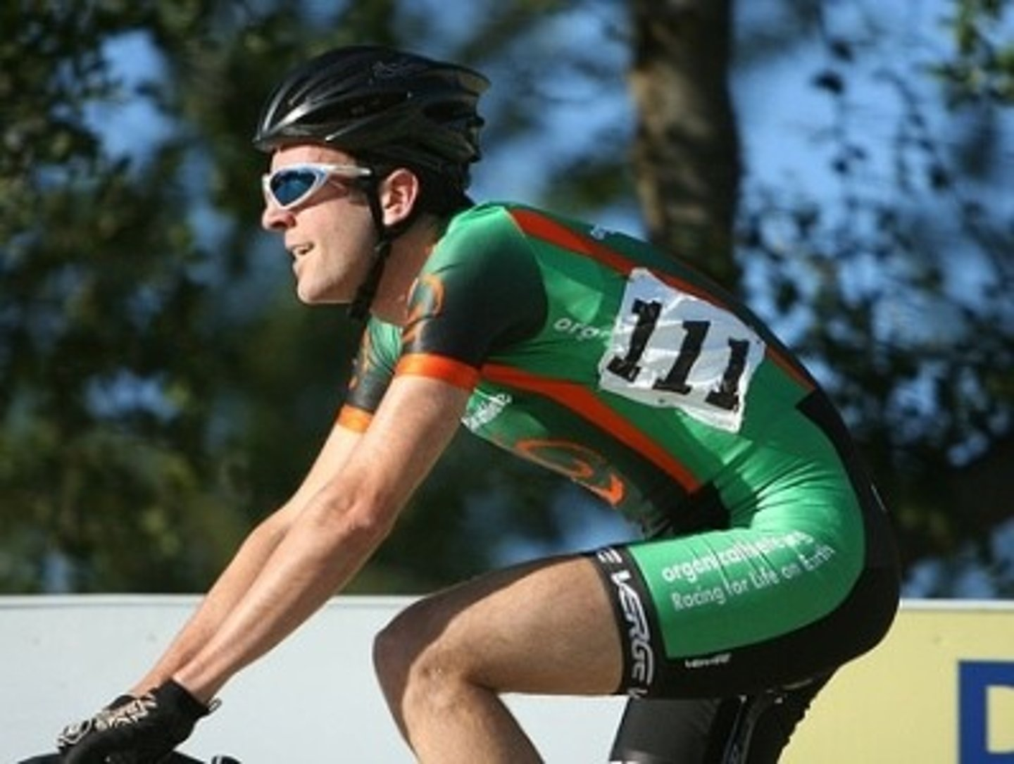 <p>Ele é um ciclista.</p>