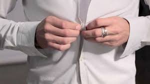 <p>I get dressed</p>