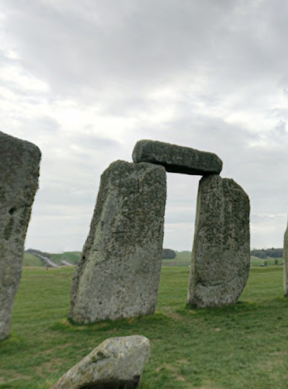 <p>A construction method where vertical posts support horizontal beams, or lintels, commonly used in ancient architecture, such as Stonehenge, and Greek temples. </p>
