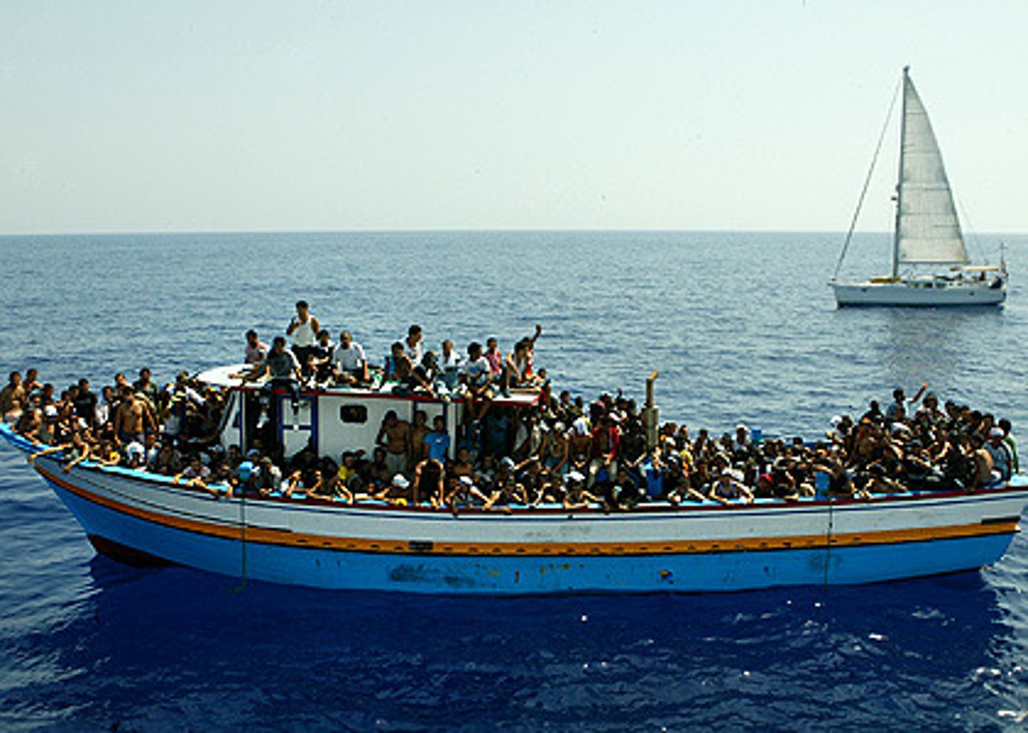 <p>Someone who has migrated to another country in the hope of being recognized as a refugee</p>