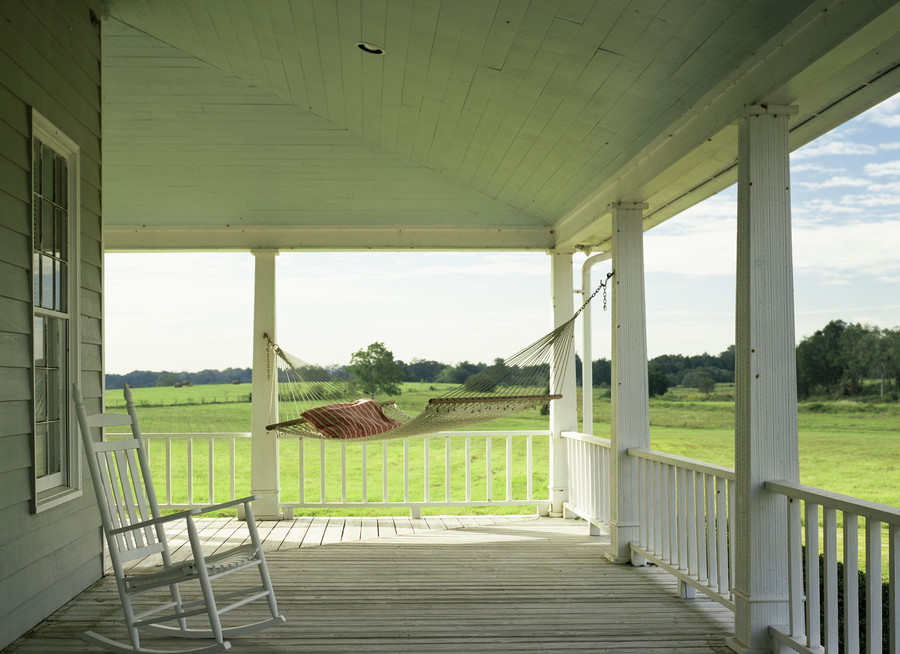<p>veranda = verandah</p>