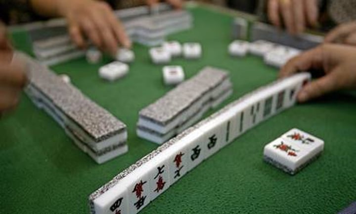 <p>Mahjong, a Chinese invention, is a board game played by four people. Because of the different customs and cultures in different places, Mahjong also has different ways of playing. In China, family and friends often play mahjong together during festivals or vacations. Mahjong is also a game that is very suitable for community activities, so if you walk in the alleys of Chinese communities, you will also see many residents playing Mahjong on the side of the road. Mahjong is not only a fun and interesting game, there is also a deep Chinese culture in Mahjong, and it is good for developing people's intelligence. Mahjong is now very popular in many countries and regions in the world, and many foreigners who like Chinese culture also enjoy it.</p>