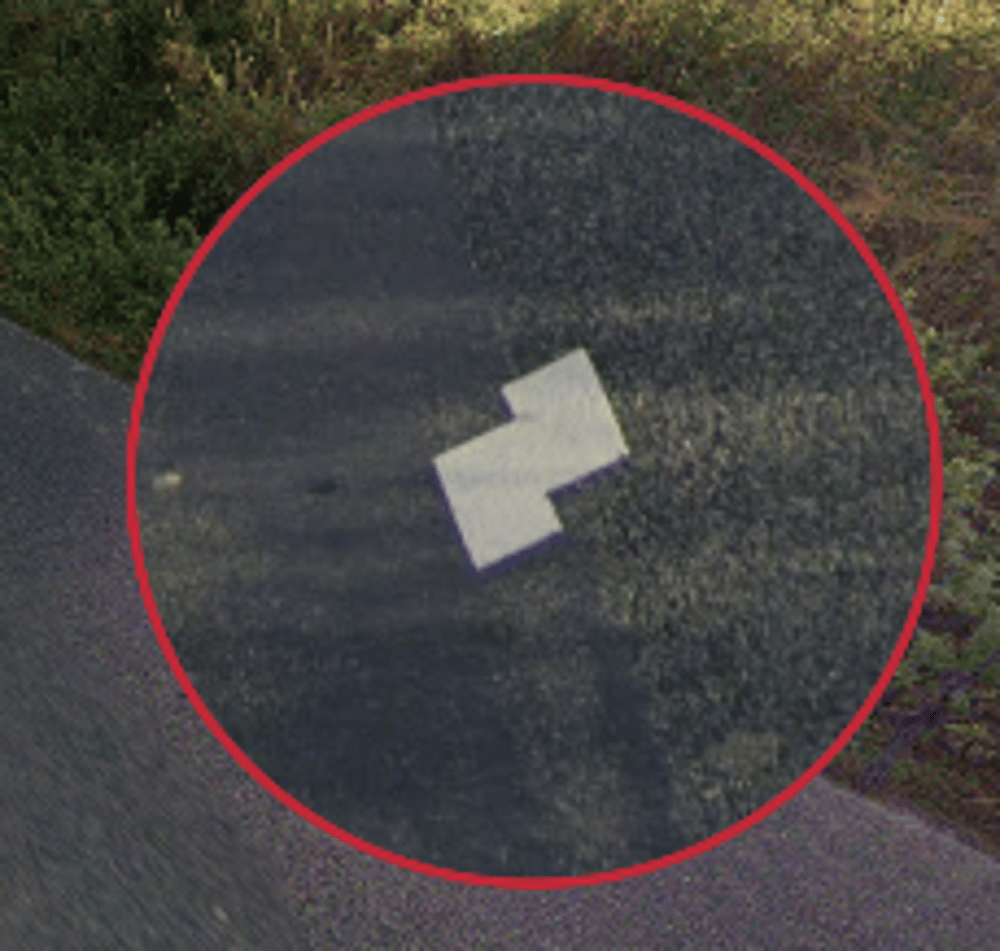 <p>Roadlines- two offset squares</p>