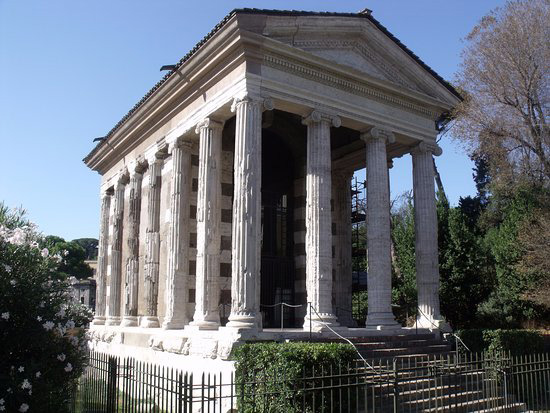 <p>Il tempio portino, esempio tardo repubblicano di tempio ionico della seconda metà del II secolo. </p>
