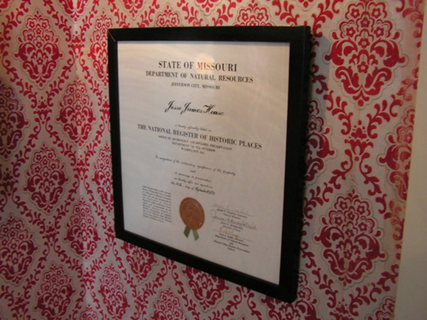 <p>/ˌsɝː.t̬ə.fɪˈkeɪ.ʃən/ chứng nhận</p>