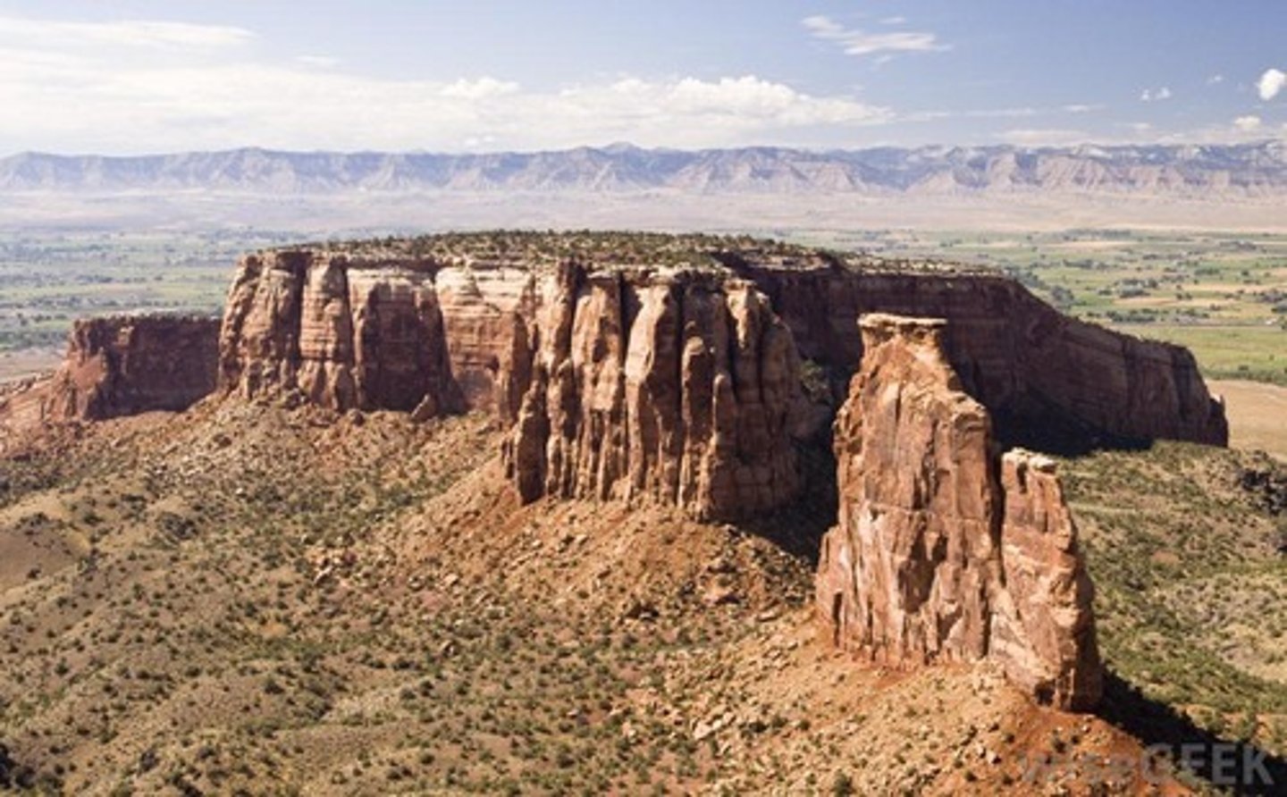 <p>a large area of flat land that is raised higher than the land around it</p>