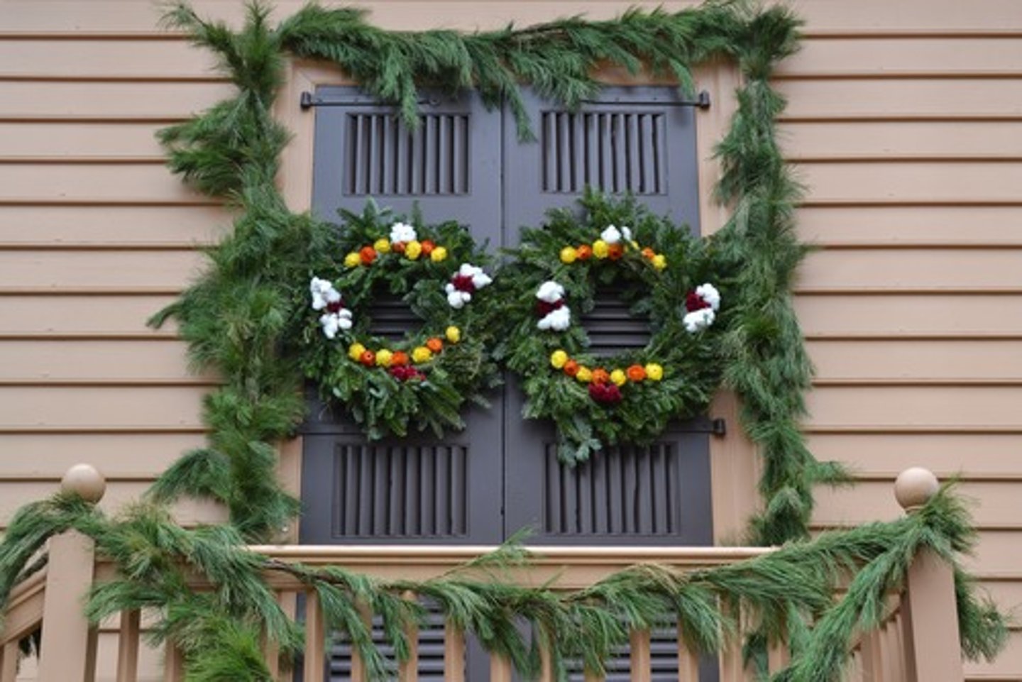 <p>garland</p>
