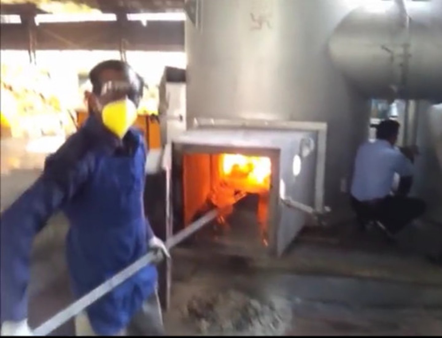 <p>a furnace for destroying things by burning them, especially waste</p>