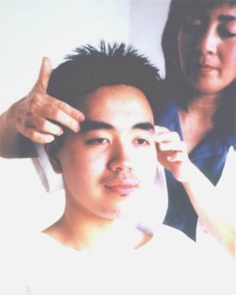 <p>Giảm bớt, làm dịu đi <br><br>The medication helped alleviate his pain.</p>