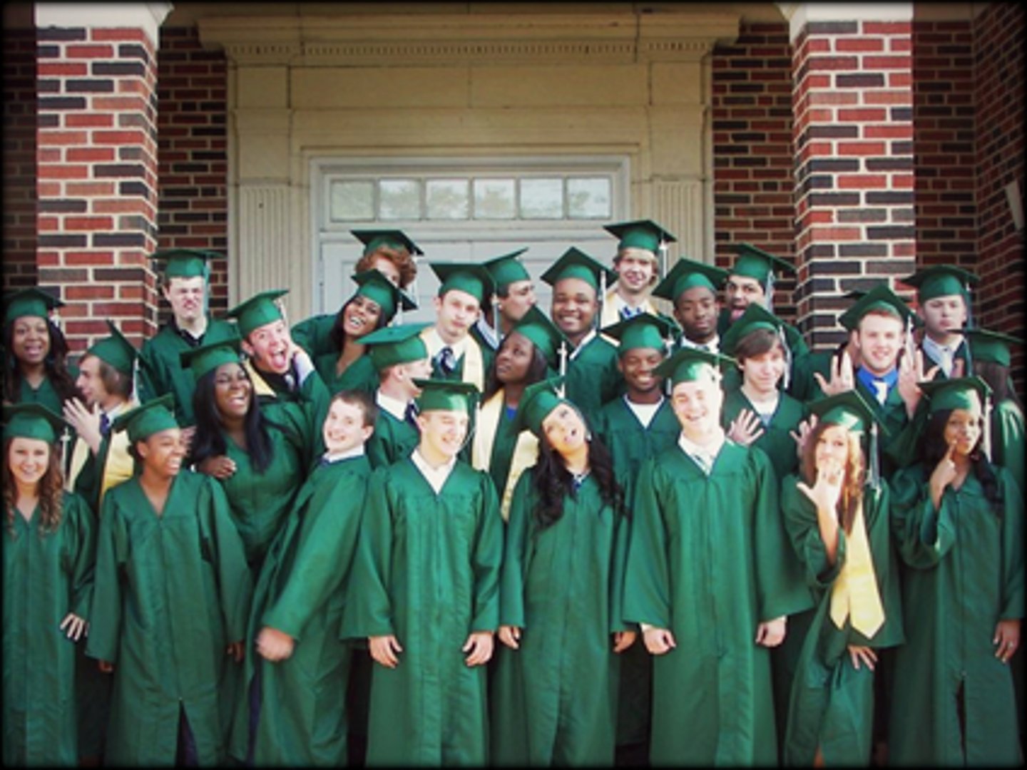 <p>A group of individuals of the same age.</p>