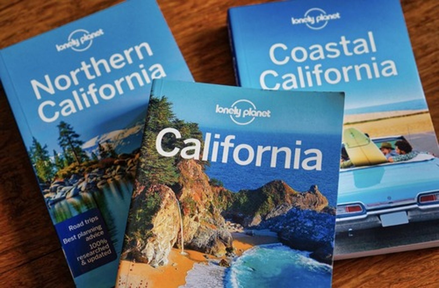 <p>sách hướng dẫn du lịch</p>