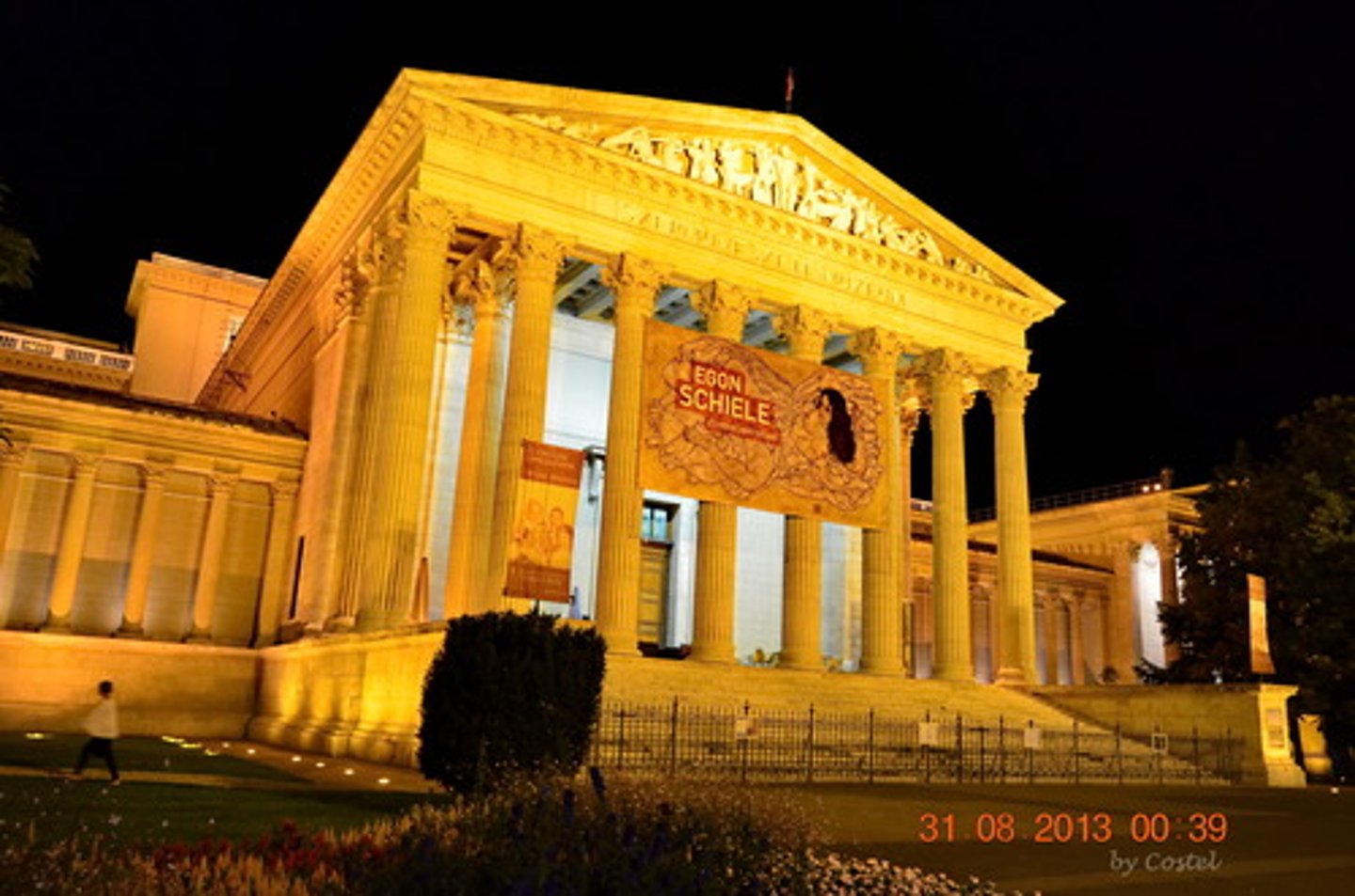 <p>museum</p>
