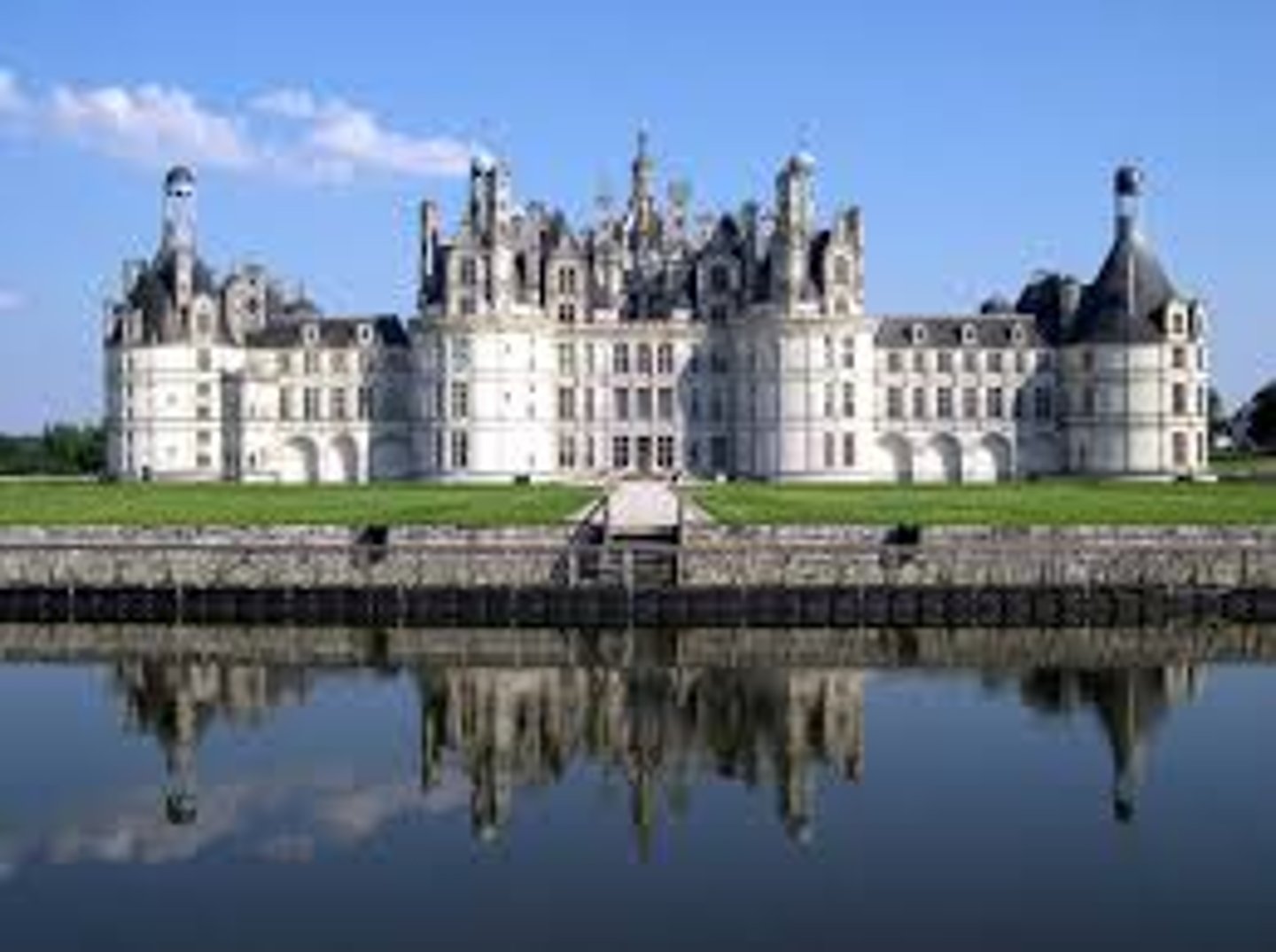<p>a castle</p>