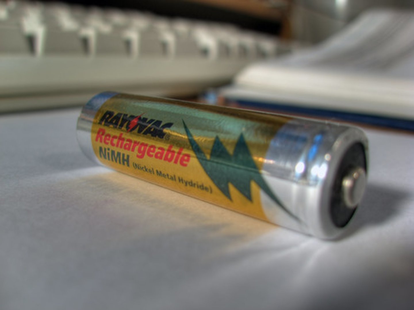 <p>Home-use rechargable batteries and have memory, alkaline, anode = cadmium and cathode = nickel</p>