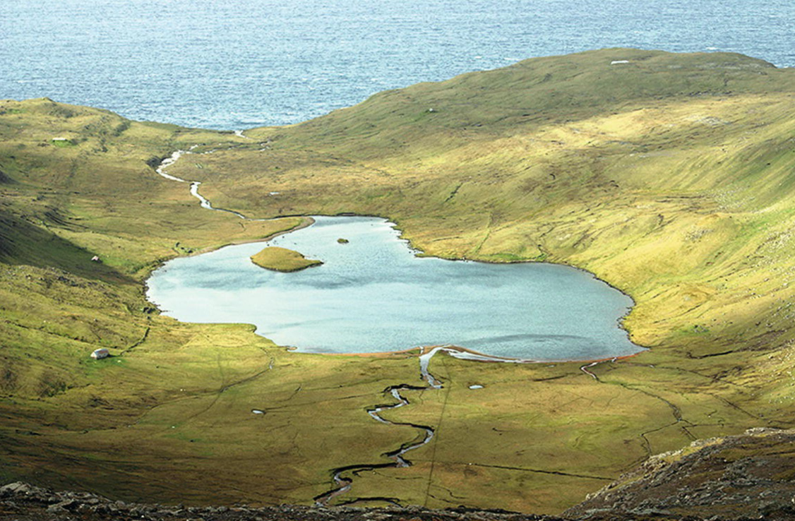 <p>Hva kjennetegner lakustrine sedimenter i den geologiske lagrekken?</p>
