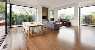 <p>The living room in their new house was____, allowing for comfortable gatherings with friends and family.</p><p class="style_collocation__trans__nAf6q"><em>Phòng khách trong ngôi nhà mới của họ rất rộng rãi, tạo điều kiện cho những buổi tụ họp thoải mái với bạn bè và gia đình.</em></p>