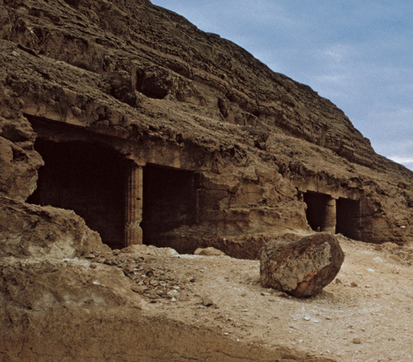 <p>- All record the empty tomb</p><p>- Three record resurrection appearances</p><p>- Paul lists resurrection appearances &amp; speaks of bodily resurrection</p><p>- Nicene creed also states belief in bodily resurrection</p>