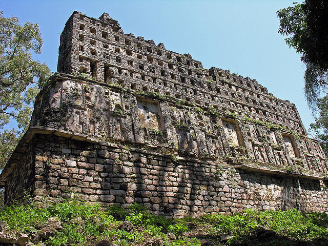 <p>Structure 33, Yaxchilán</p>