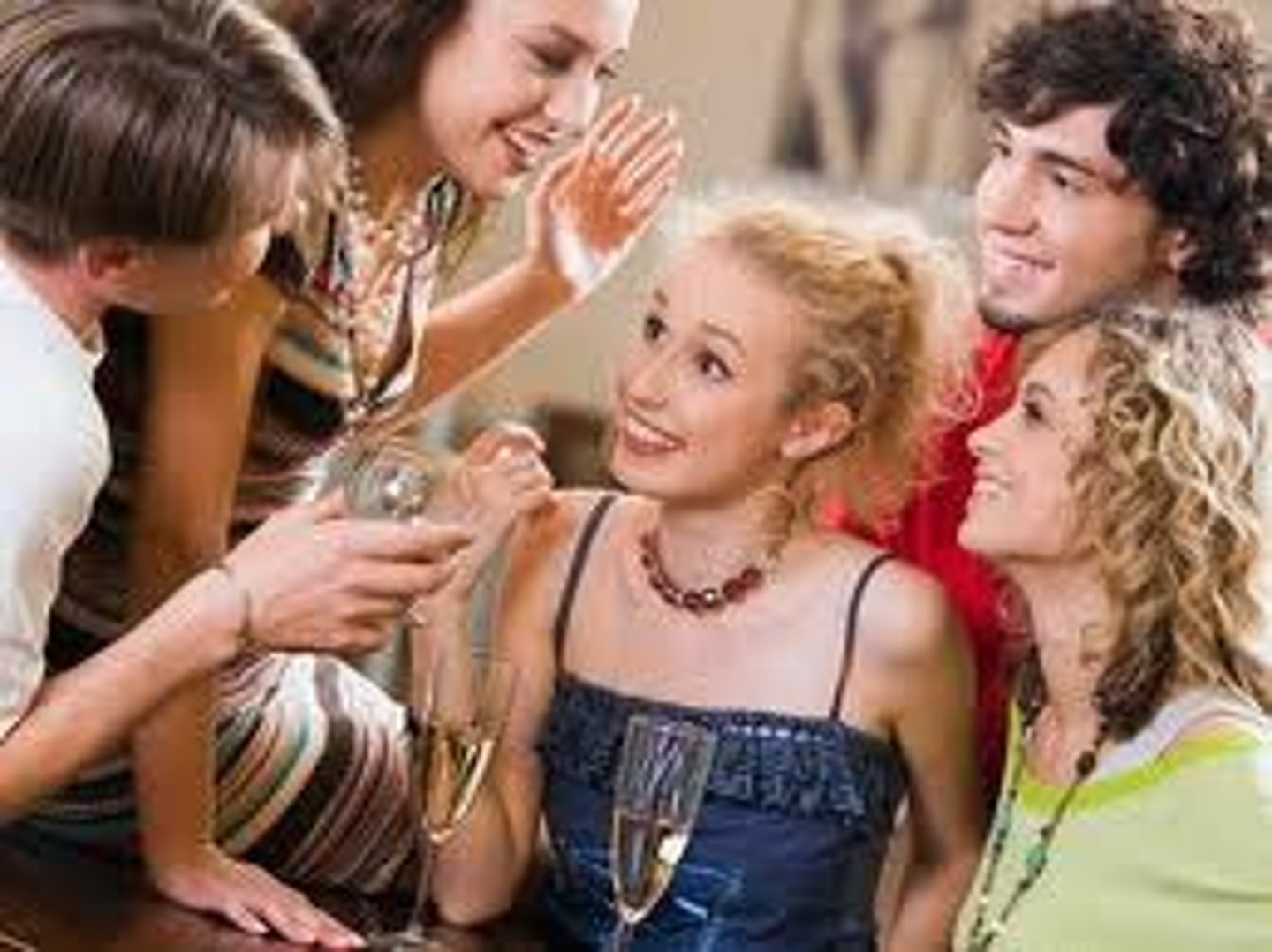 <p>(adj.) outgoing; sociable</p>
