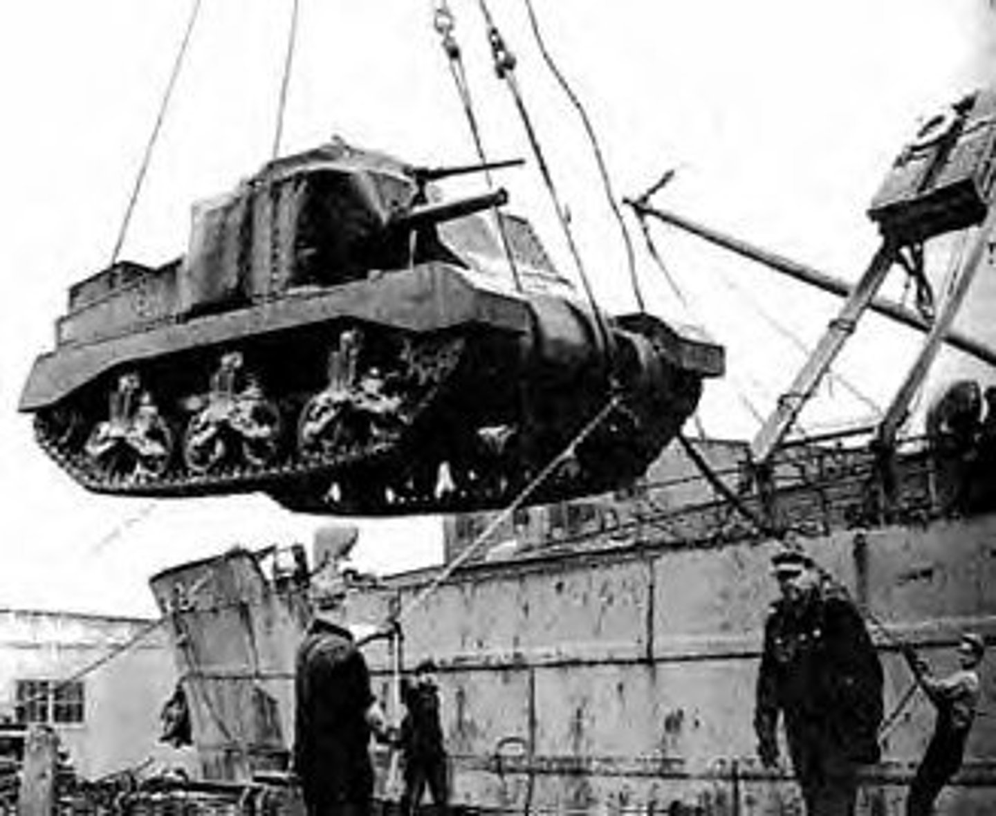 <p>allowed for the US to sell, lease or lend war materials to European countries fighting the Nazis</p>