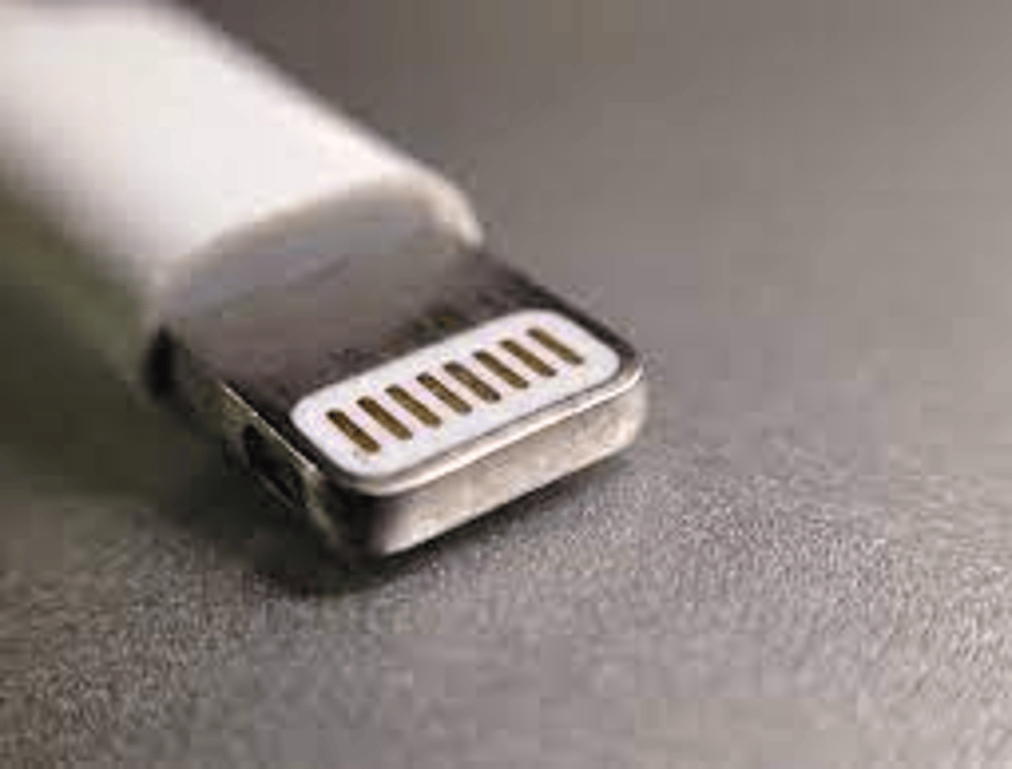 <p>8-pin reversible proprietary connector by Apple for its devices.</p>
