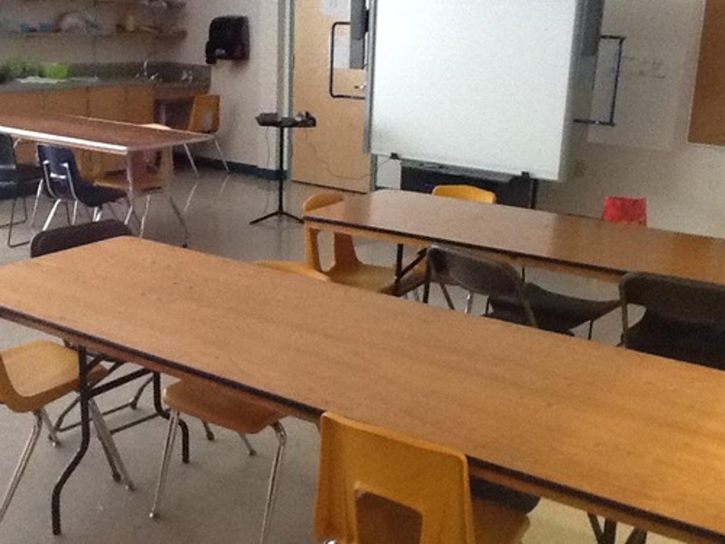 <p>classroom (jiàoshì )</p>