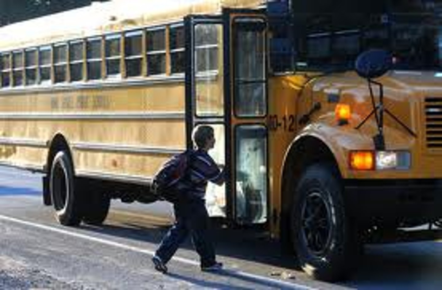 <p>bắt kịp/theo kịp</p>