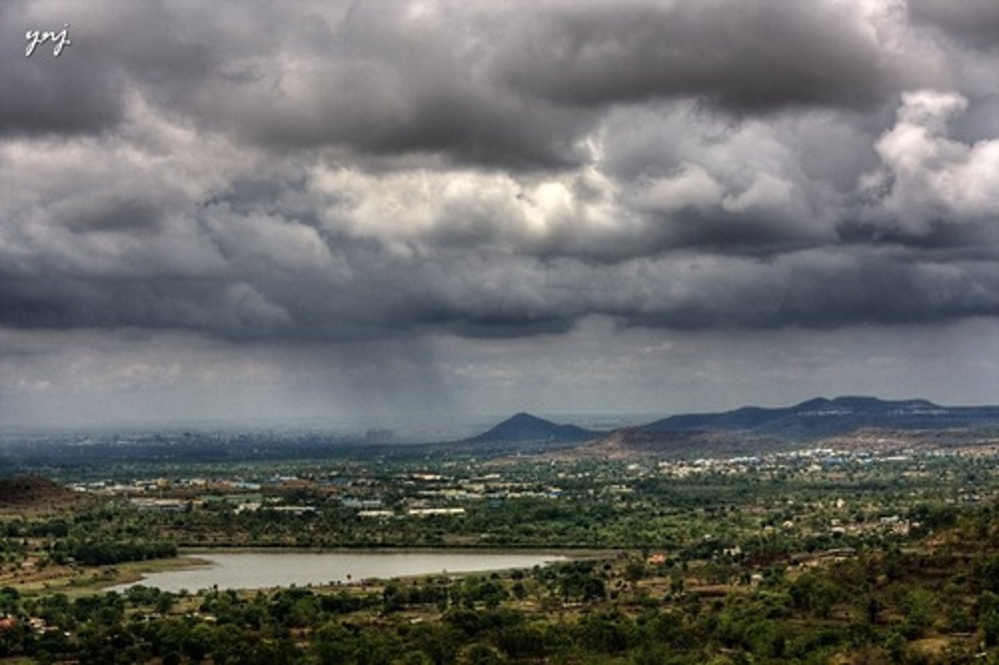 <p>rainy season in southern Asia when the southwestern monsoon blows, bringing heavy rains</p>