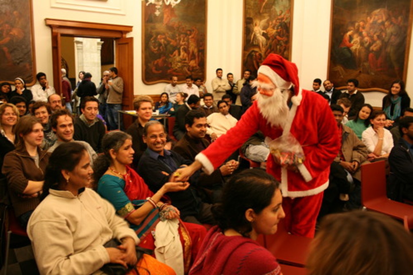 <p>phân phối lại ex: only a small proportion is redistributed</p>