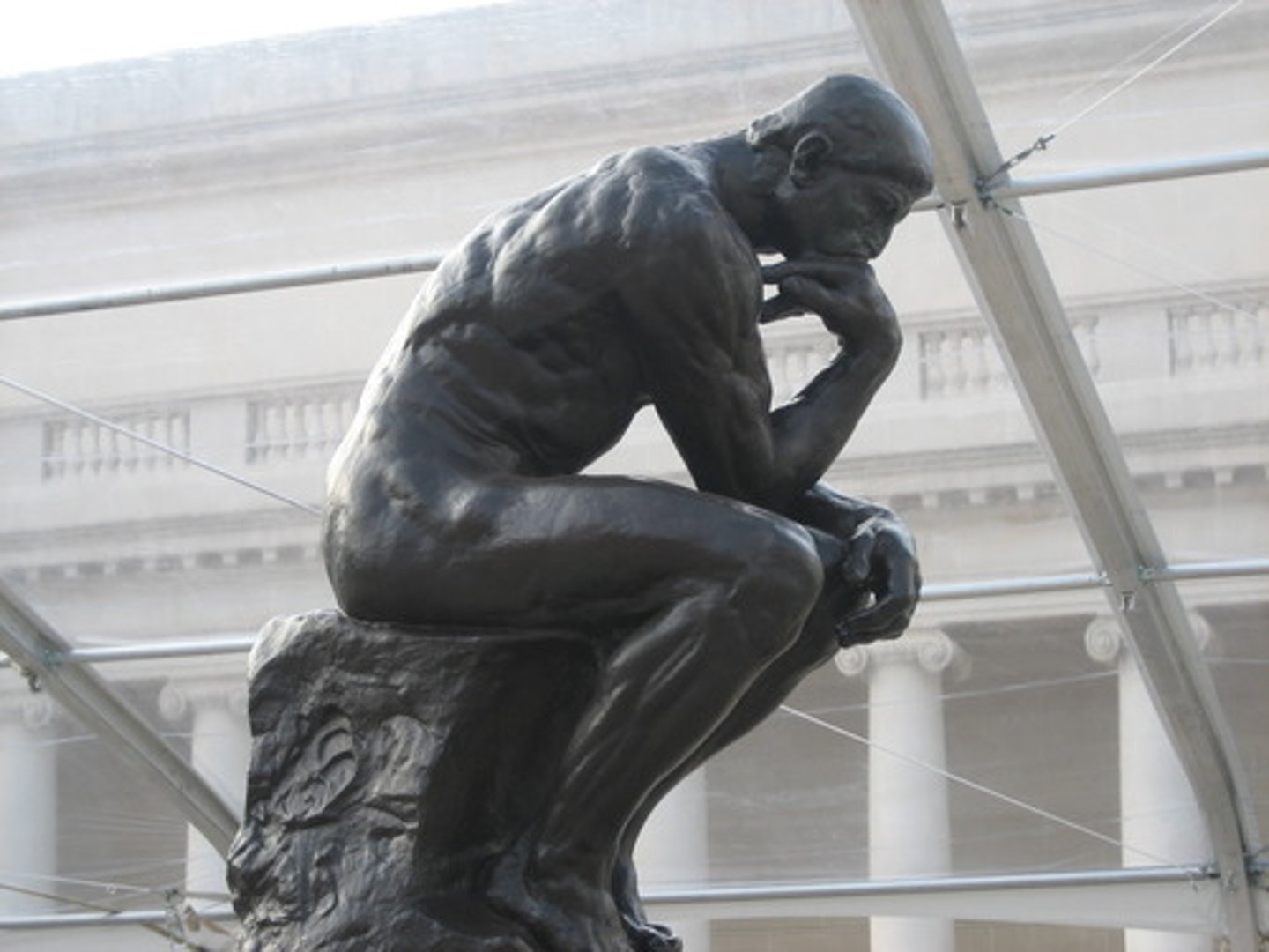 <p>1. trầm ngâm, suy nghĩ</p><p>2. buồn</p><p><em>She became <span style="text-decoration:underline">withdrawn</span> and pensive, hardly speaking to anyone.</em></p>