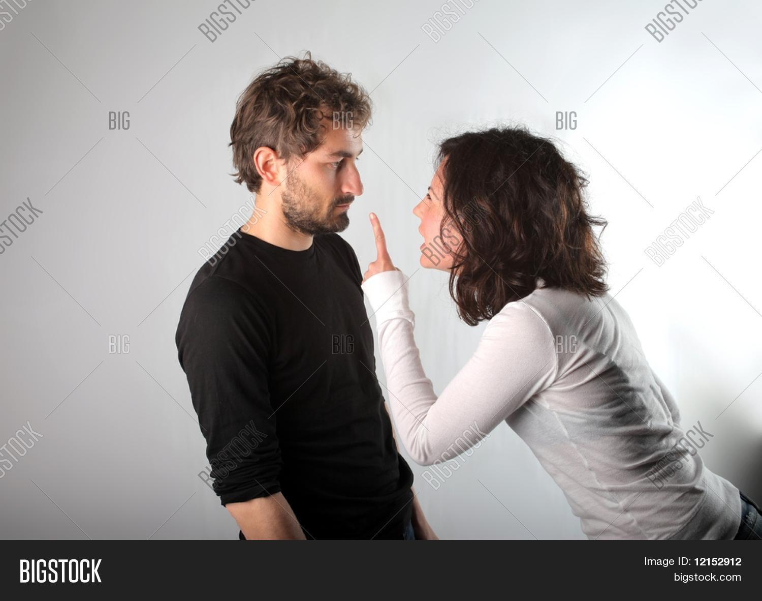<p>Quarrel</p>
