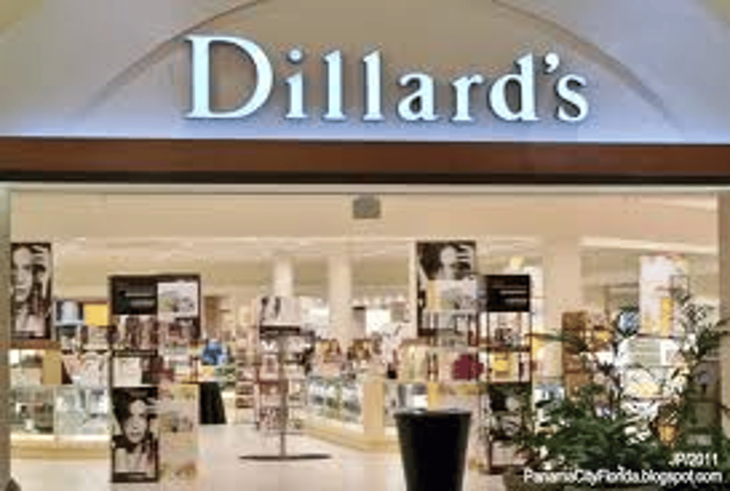 <p>department store</p>
