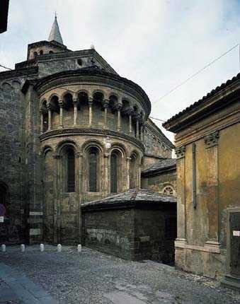 <p><strong>SANTA MARIA MAGGIORE:</strong></p><ul><li><p>Bergamo (Itálie)</p></li></ul><p></p>