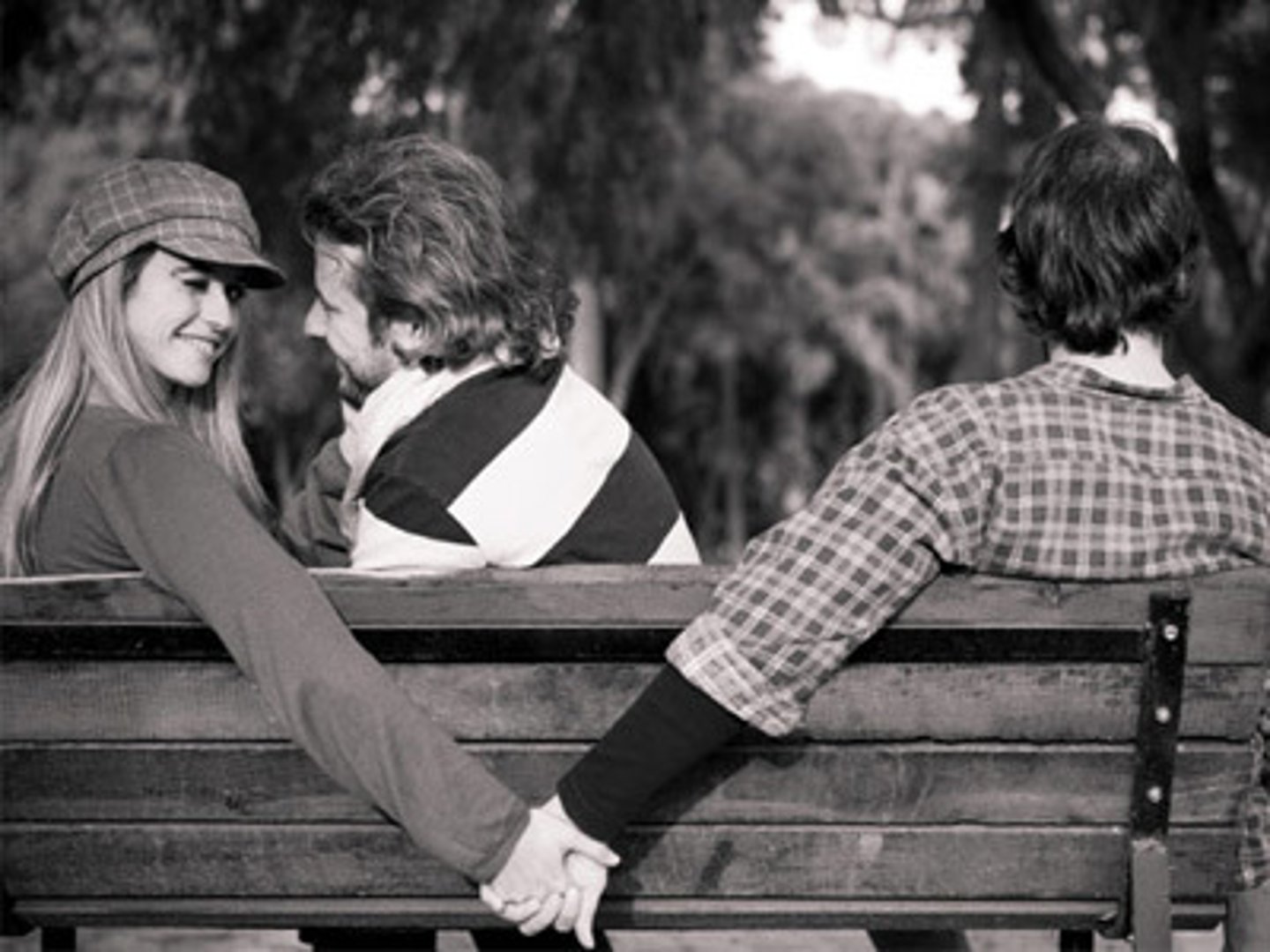 <p>To be disloyal to someone; to break someone's trust.</p><p>/bɪˈtreɪ/</p><p>He would never betray his best friend.</p>