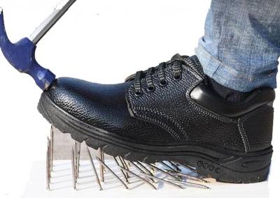<p>Safety Boots </p>