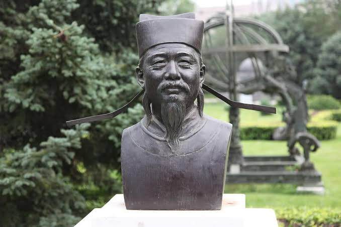 <p><span>Chinese mathematician and scientist who invented the magnetic compass and defined "true north" as magnetic north</span></p>