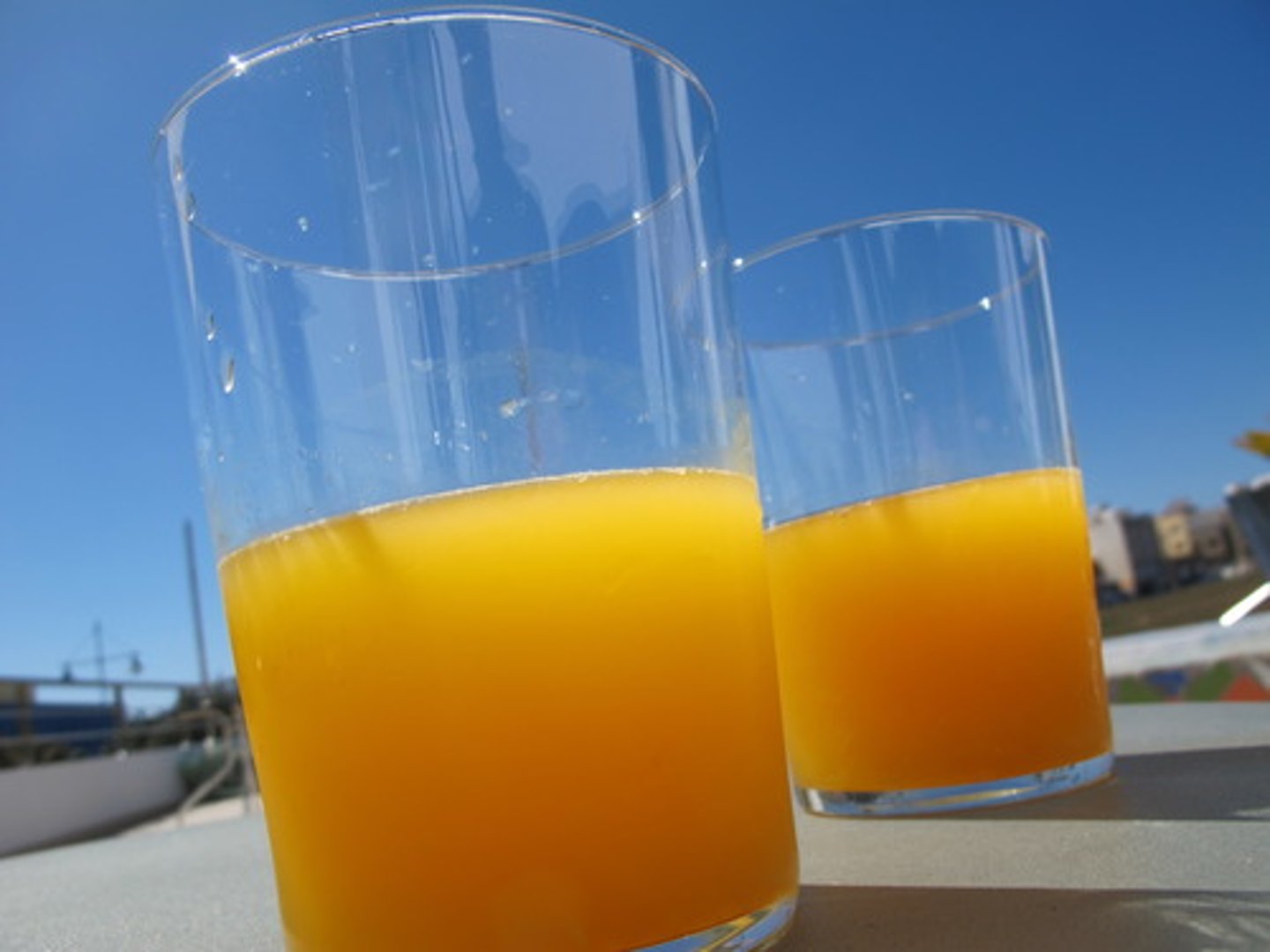 <p>orange</p>
