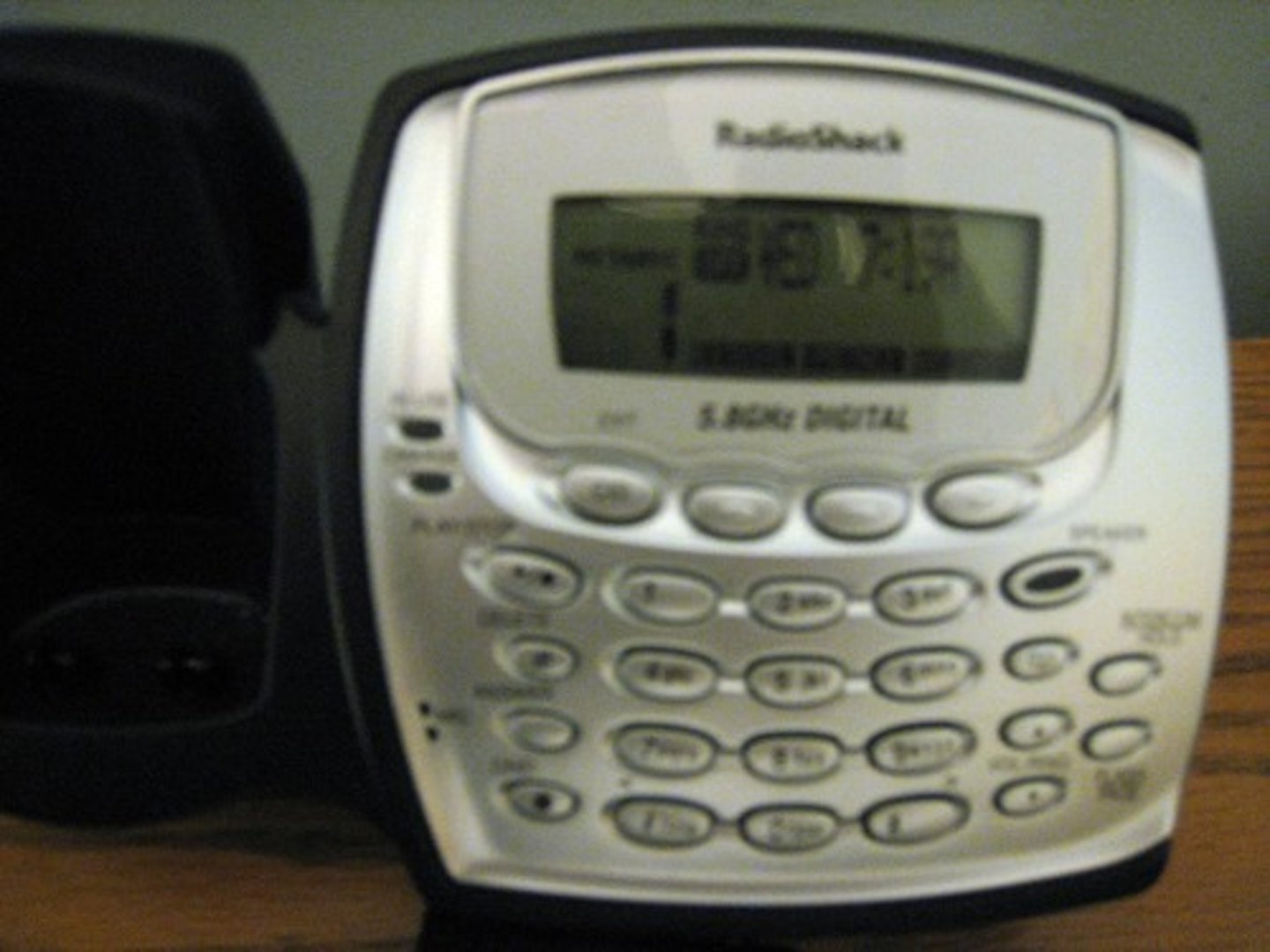 <p>answering machine</p>